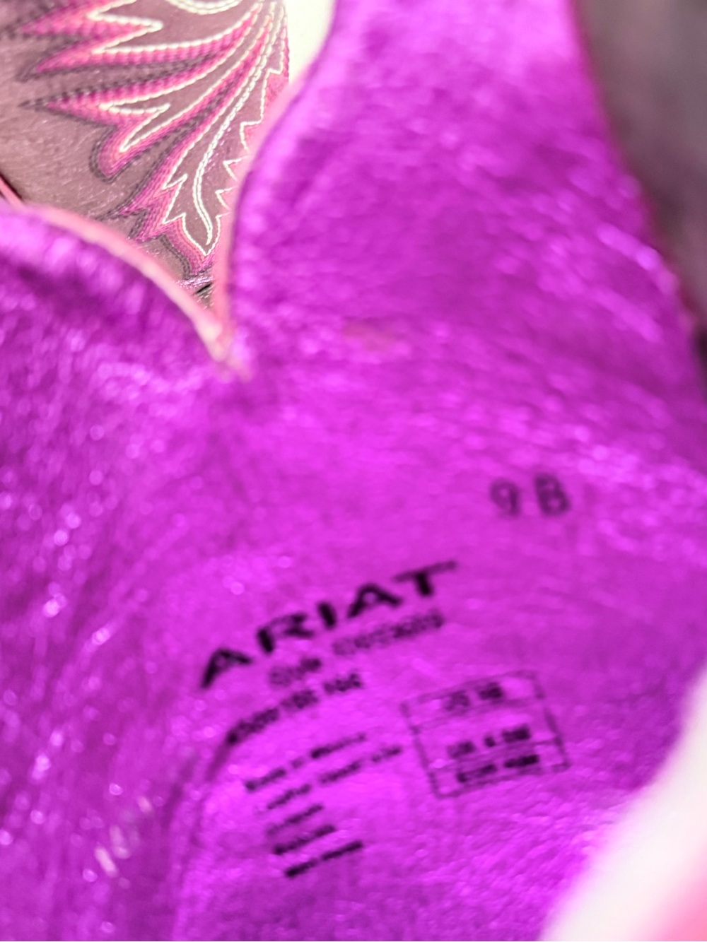 Ariat western boot in crimson grape/magenta shine - Picture 7 of 13